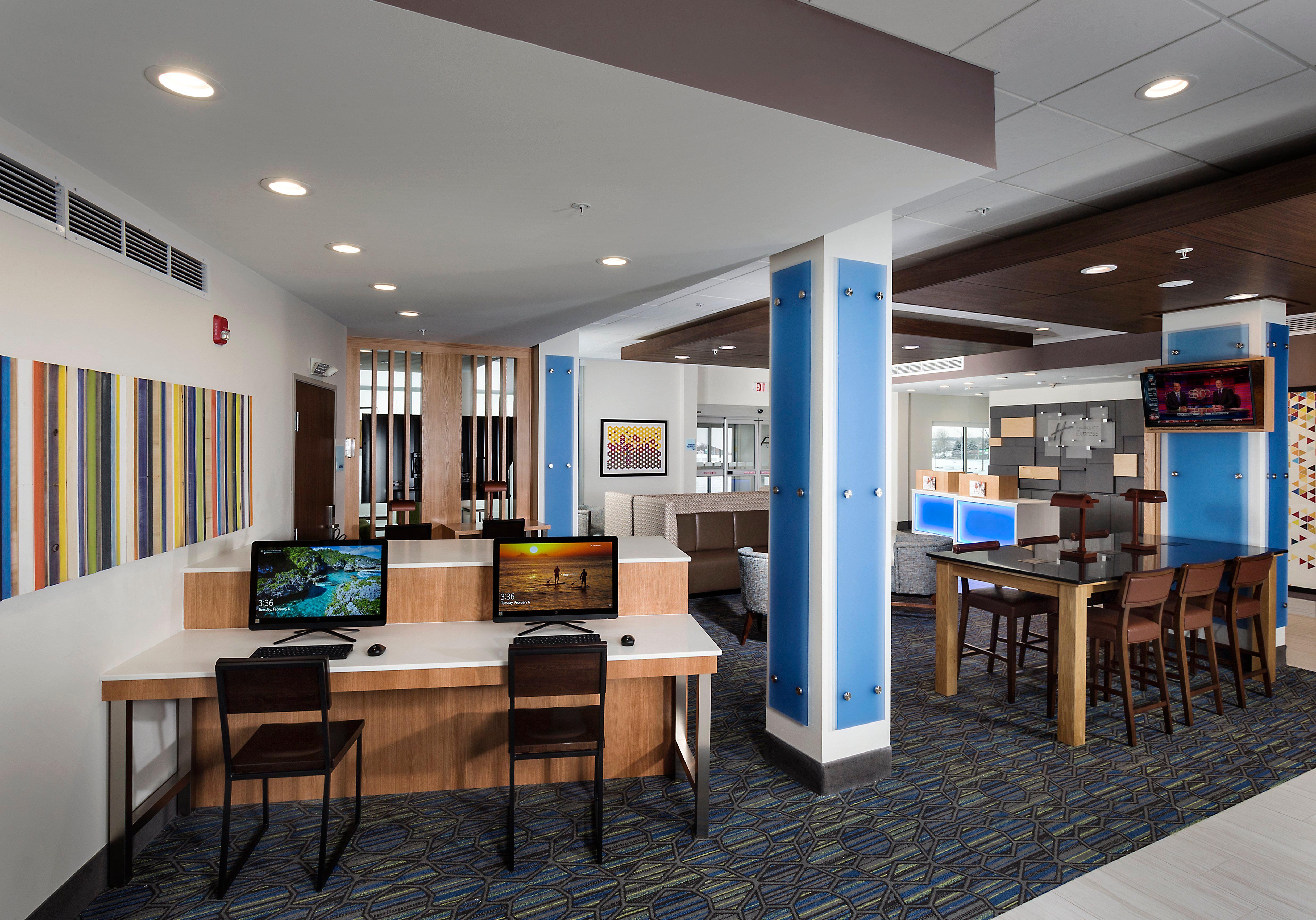 Holiday Inn Express & Suites - West Des Moines - Jordan Creek By Ihg Exterior photo