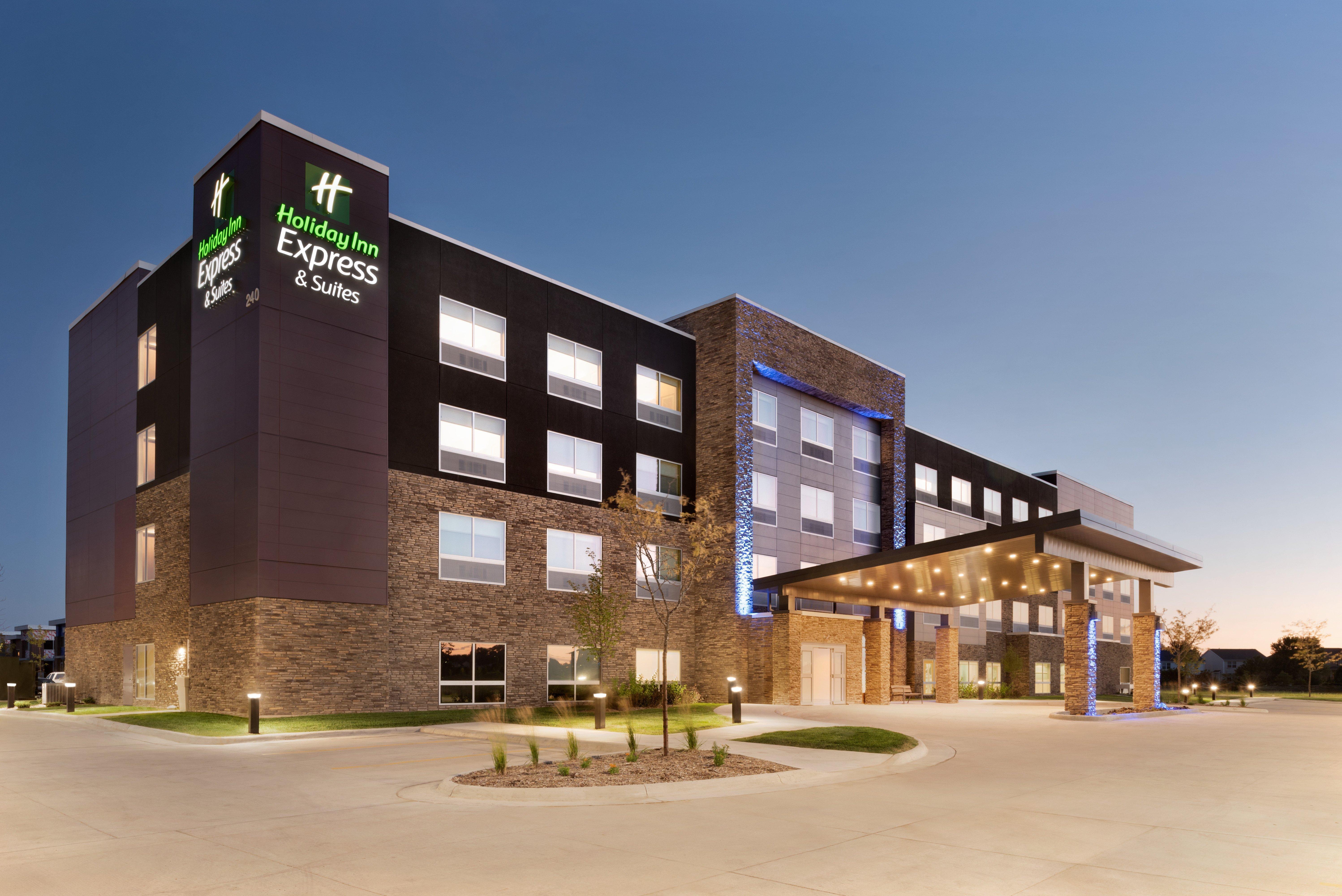 Holiday Inn Express & Suites - West Des Moines - Jordan Creek By Ihg Exterior photo