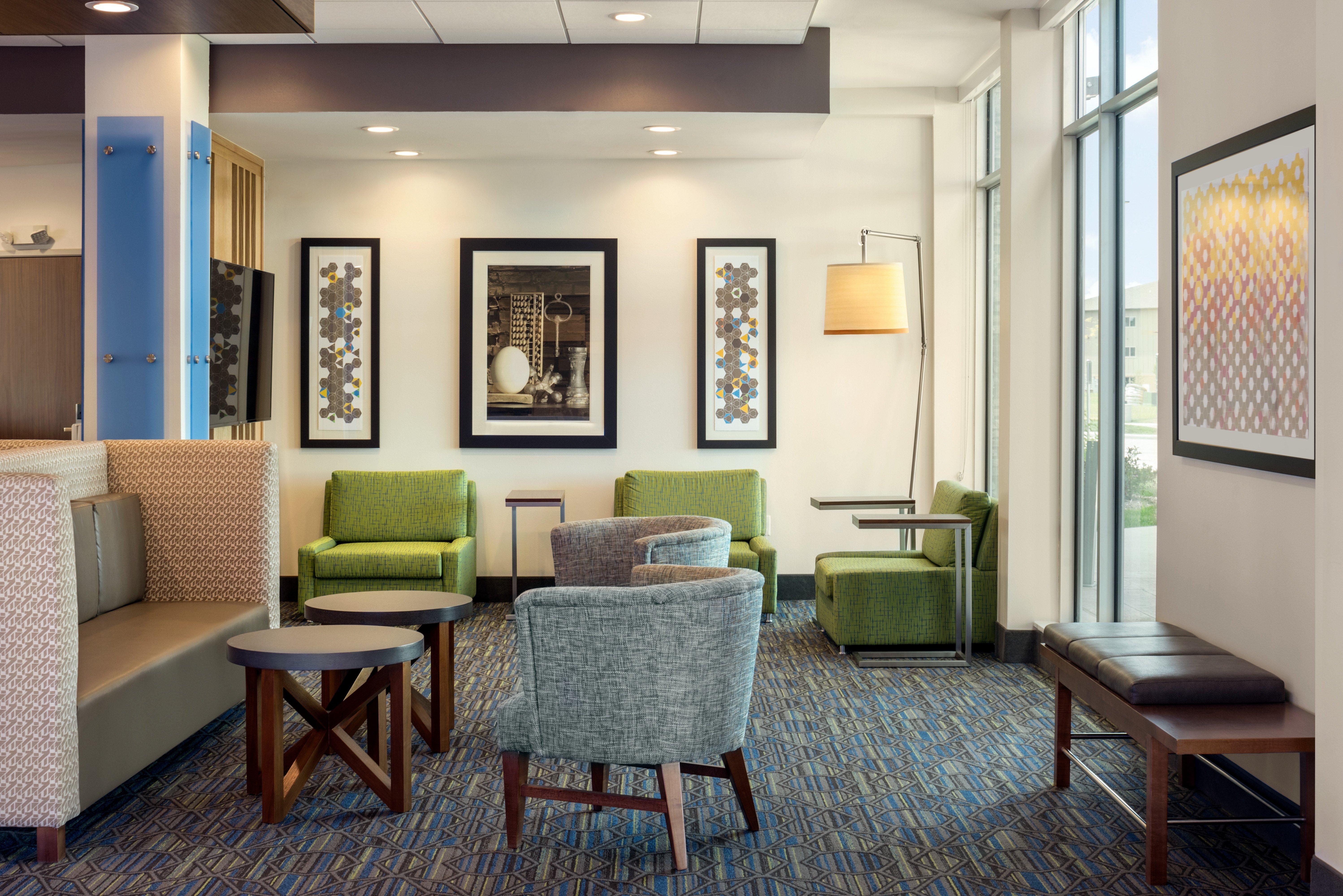 Holiday Inn Express & Suites - West Des Moines - Jordan Creek By Ihg Exterior photo